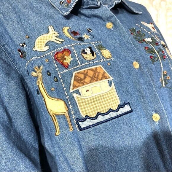 Chambray long sleeve shirt button up appliqué EUC cottagecore granny core farm - Picture 10 of 16